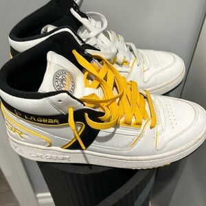 LA Gear yellow and white sneakers